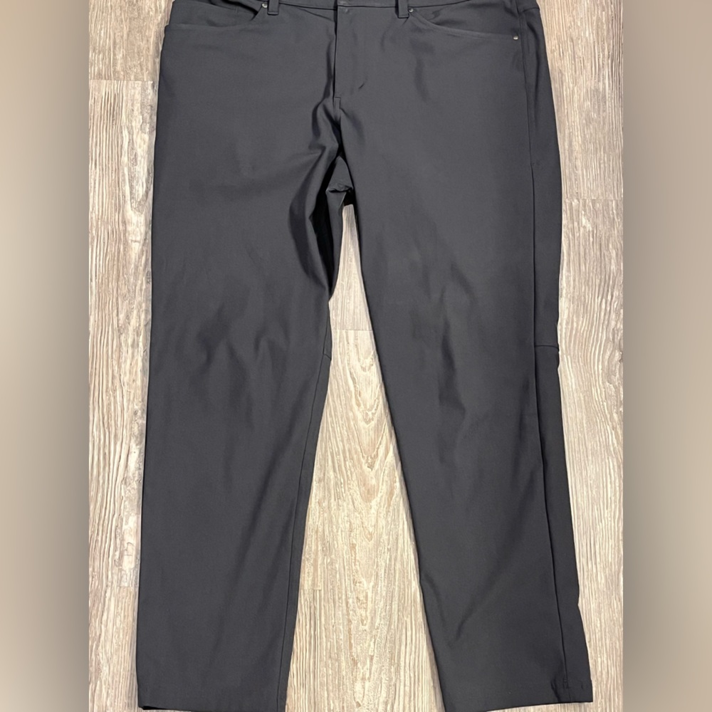 Men’s lululemon ABC pant